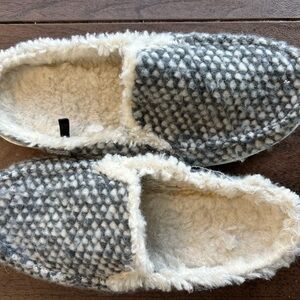 Hey dude Cozy Fleece-Lined Slippers - Black and White